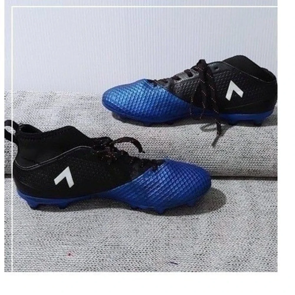 Adidas Predator  Men's 7 Black Blue Indoor Turf Soccer Shoes  PRB698001